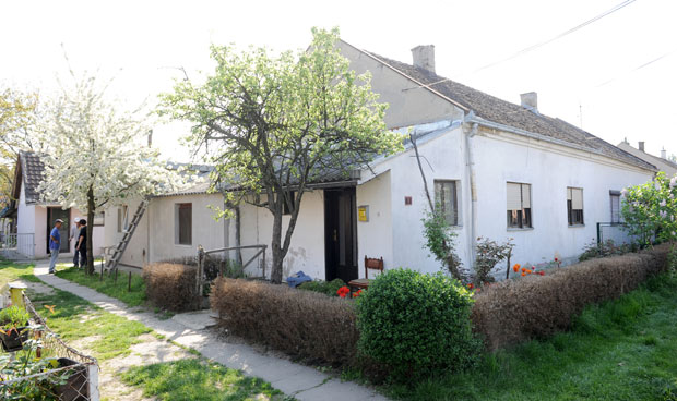 Полиција трага за Вихором због убиства певачице